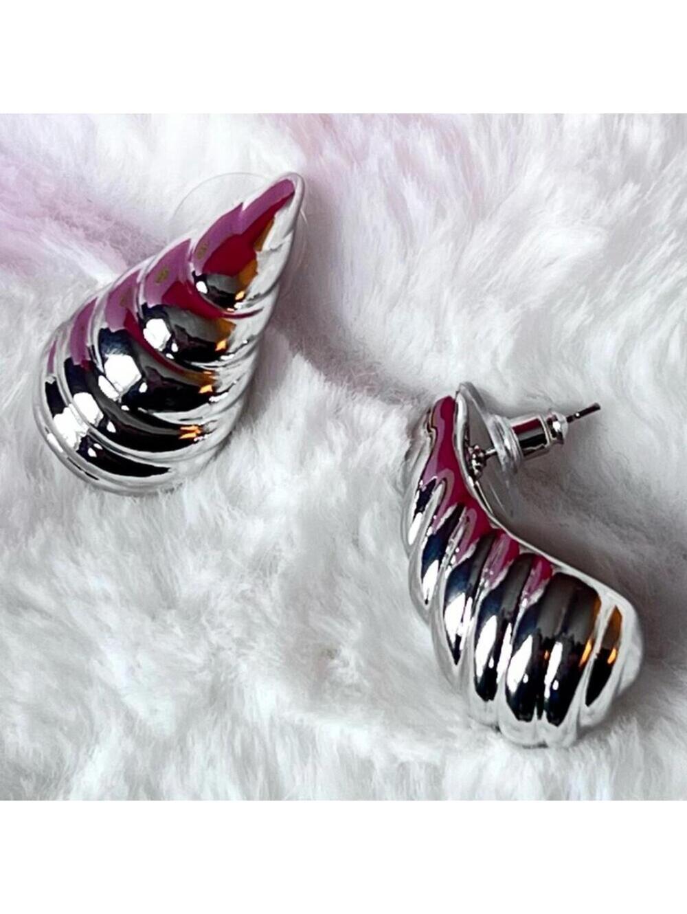 🆕 Chunky Silver Earrings Statement Tear Drop Croissant Crescent 80’s Mob Wife